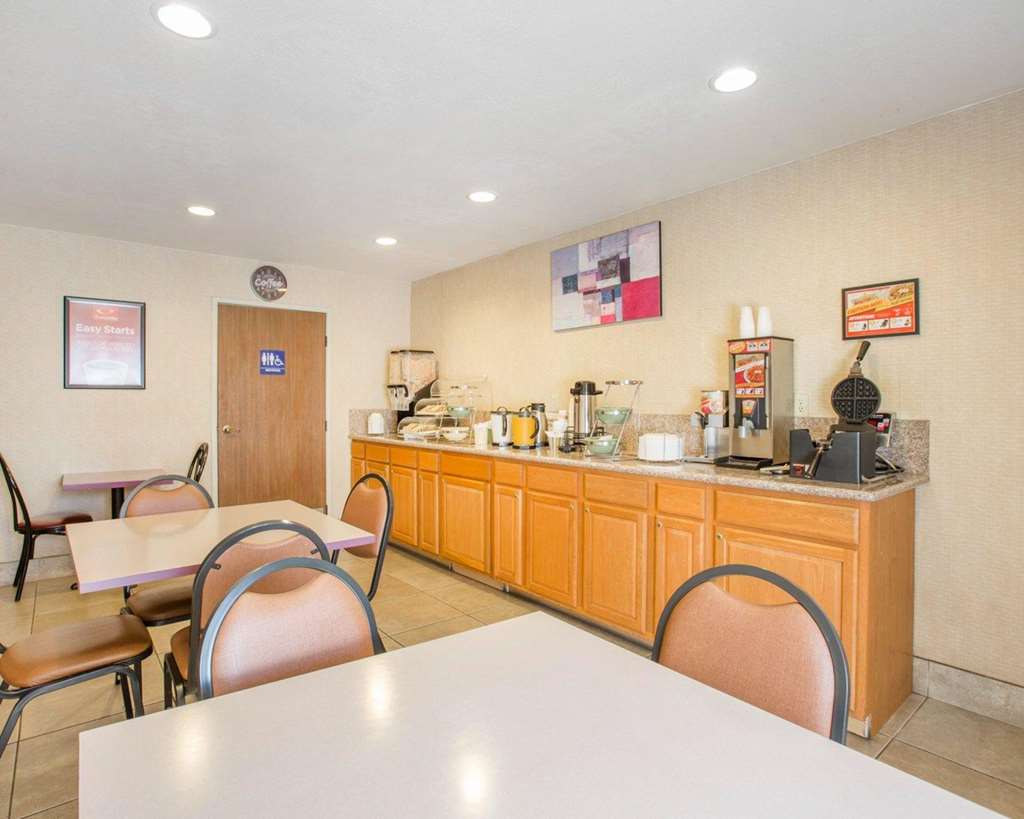 Econo Lodge Inn & Suites Lodi Wine Country Area - photo 17