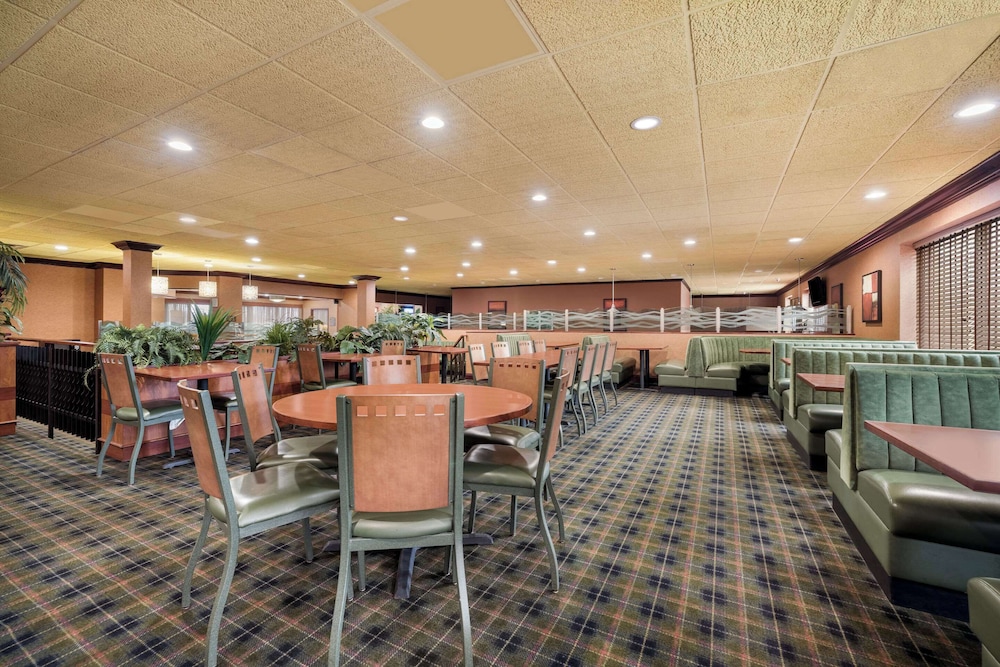 Suburban Studios Syracuse Fairgrounds - photo 23