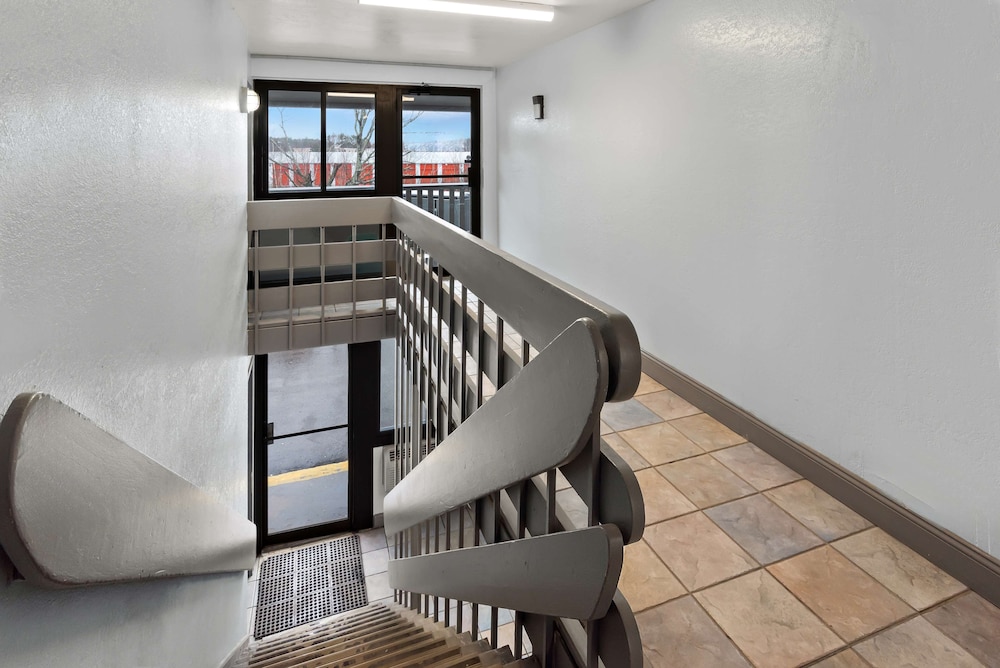 Americas Best Value Inn Bangor - photo 25