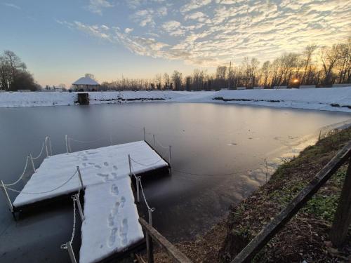 Lake house — 4-Star Luxury Hotel in Donji Zabar, Bosnia and Herzegovina