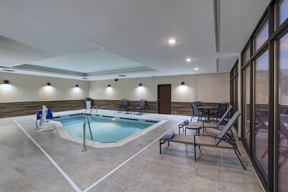 Fairfield Inn & Suites by Marriott Colorado Springs East Ballpark - photo 15
