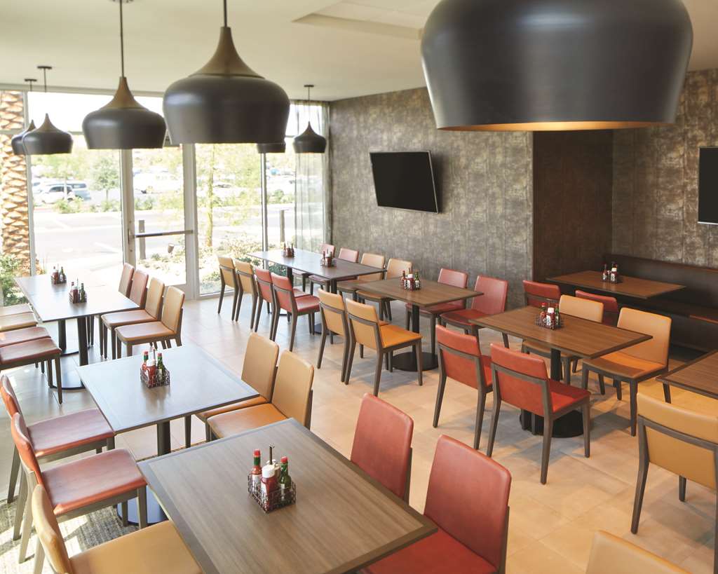 Hyatt Place Las Vegas at Silverton Village - photo 12