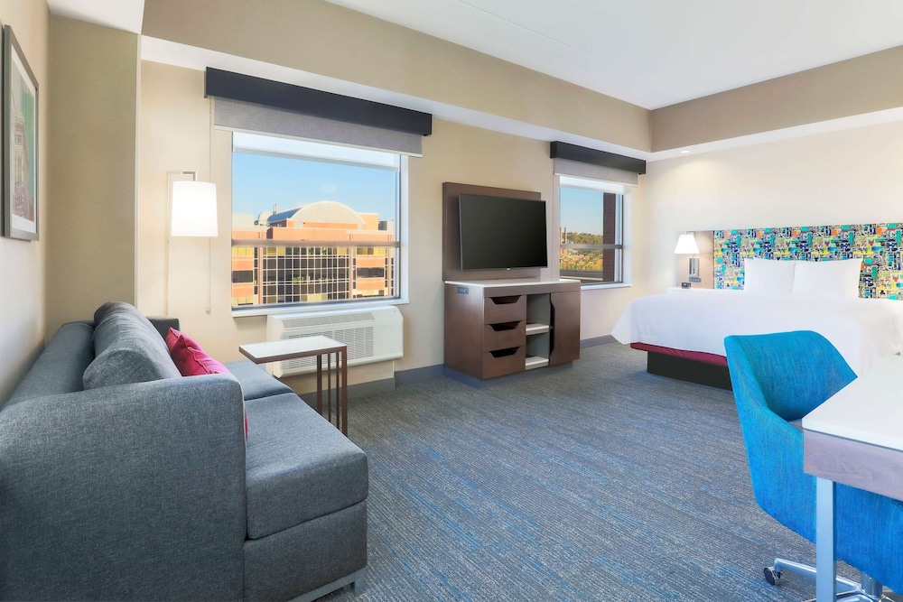 Hampton Inn & Suites Pittsburgh Downtown - photo 41