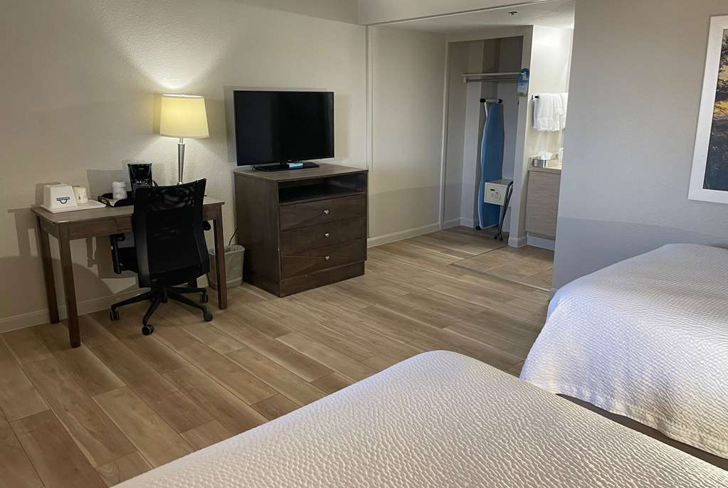 Days Inn by Wyndham Denver Downtown - photo 15