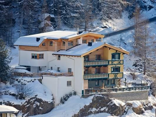 Schwalbennest Haus — 4-Star Luxury Hotel in Soelden, Austria