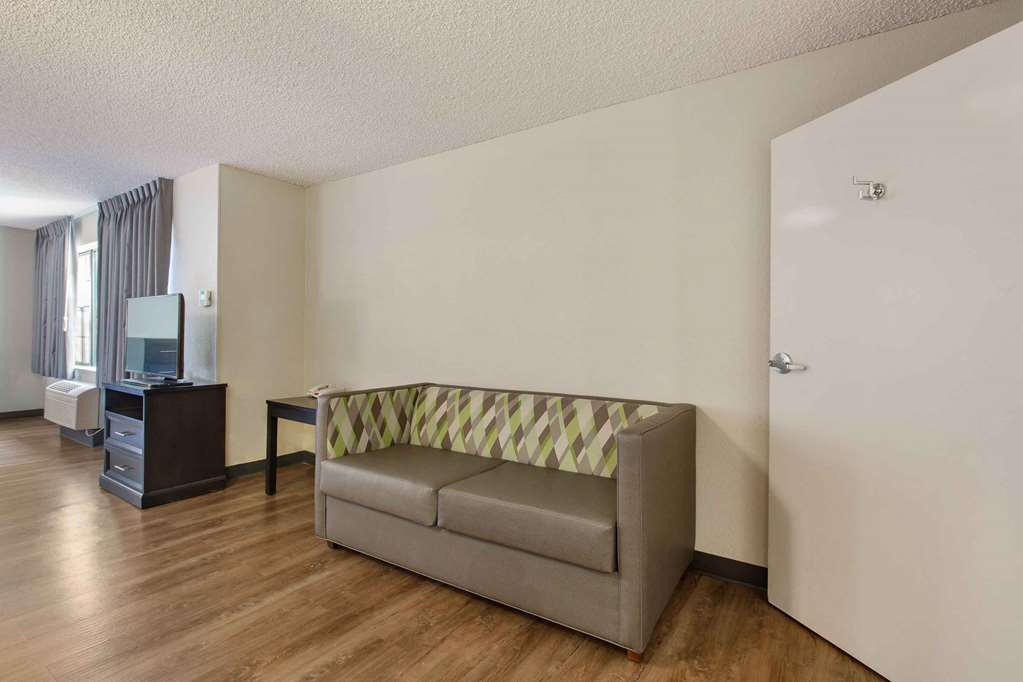 Extended Stay America Premier Suites Union City Dyer St. - photo 32
