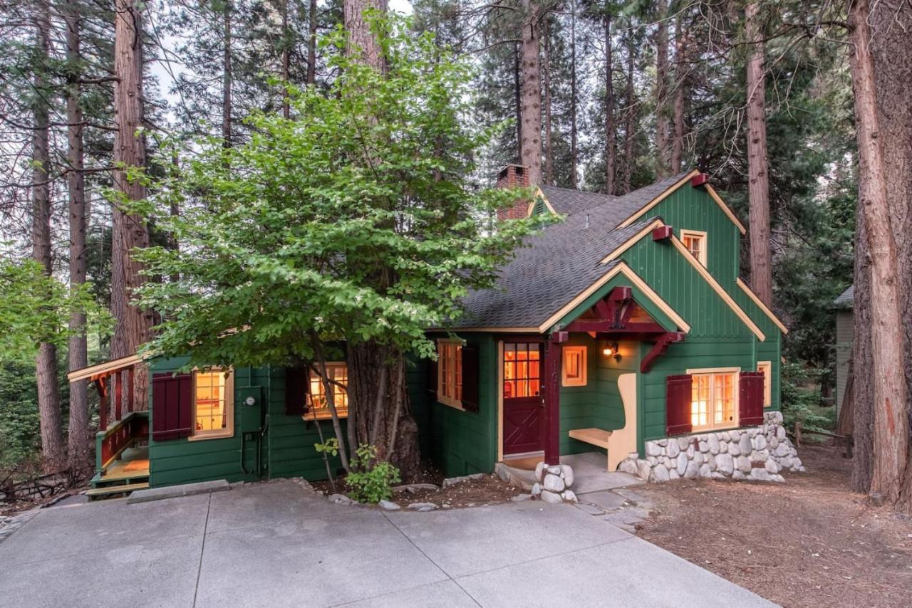 Contemporary Classic on a Private Mountain Lake in Lake Arrowhead, United States