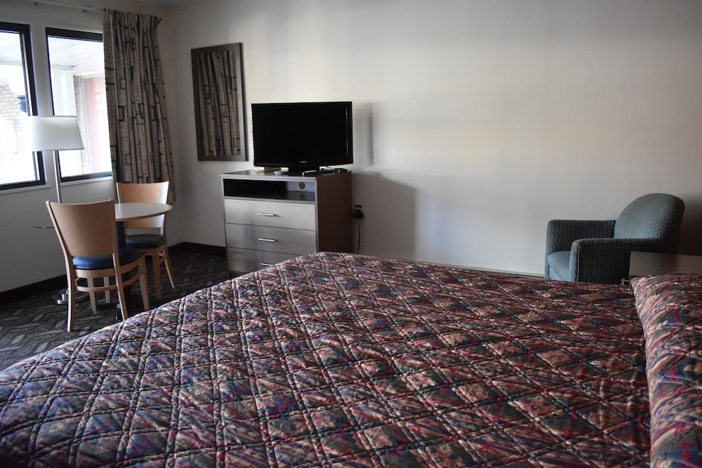 South Hills Motel - photo 6