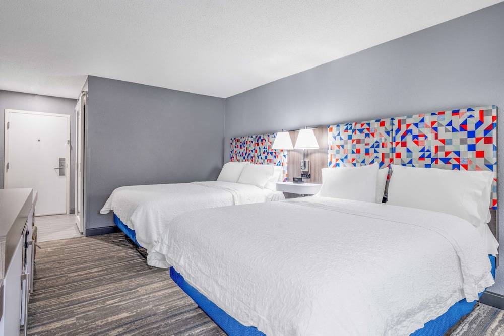 Hampton Inn Sanford - photo 18
