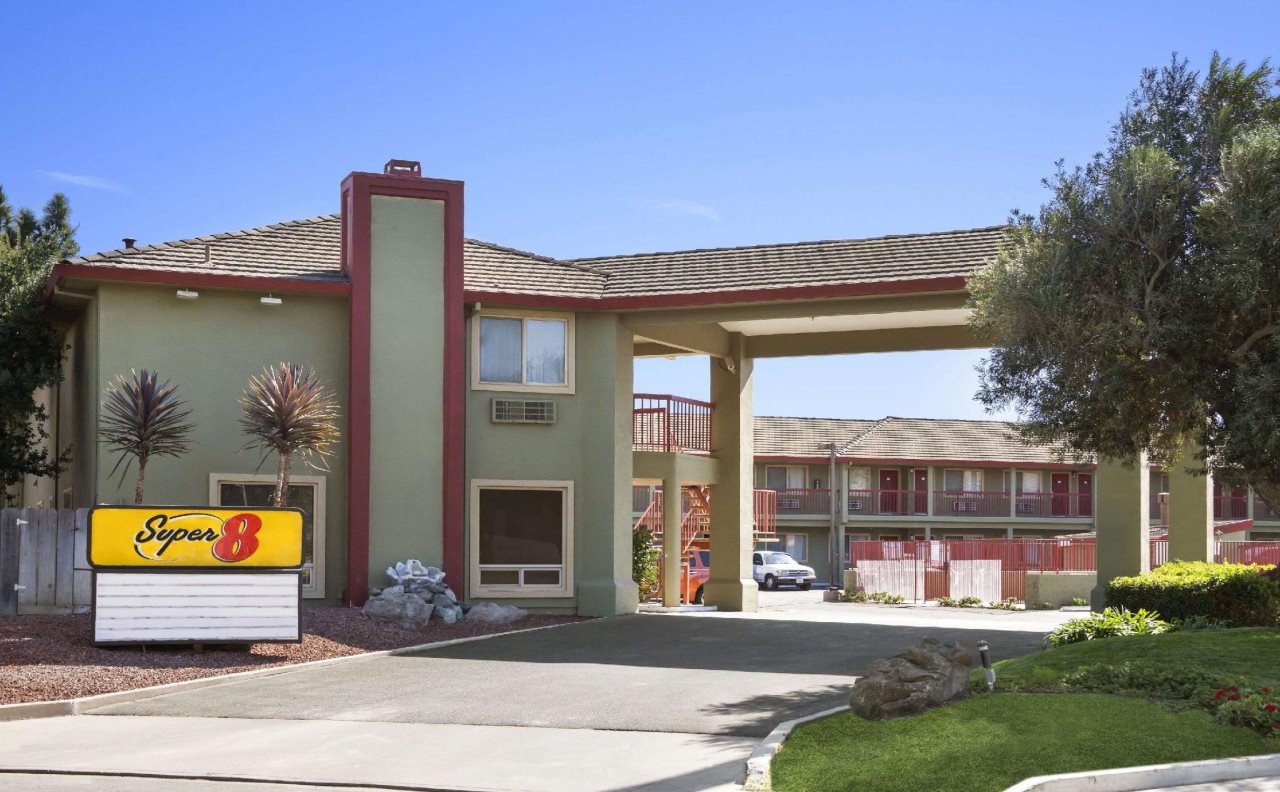 SureStay Hotel by Best Western King City — hotel in King