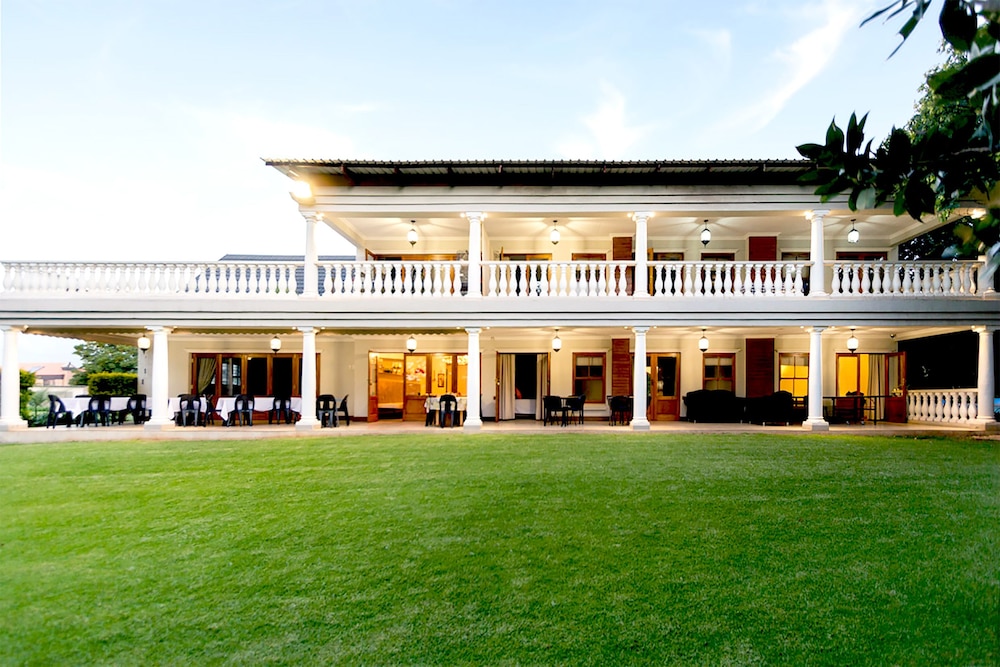 OR Tambo Guest House — 4-Star Luxury Hotel in Johannesburg, South Africa