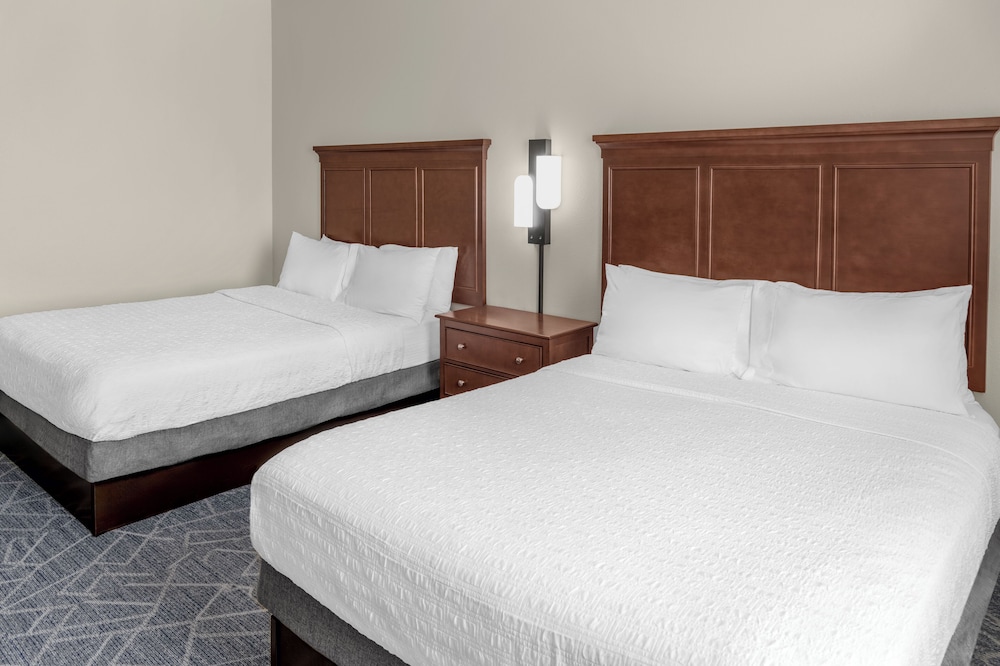 Hampton Inn & Suites Coconut Creek - photo 10