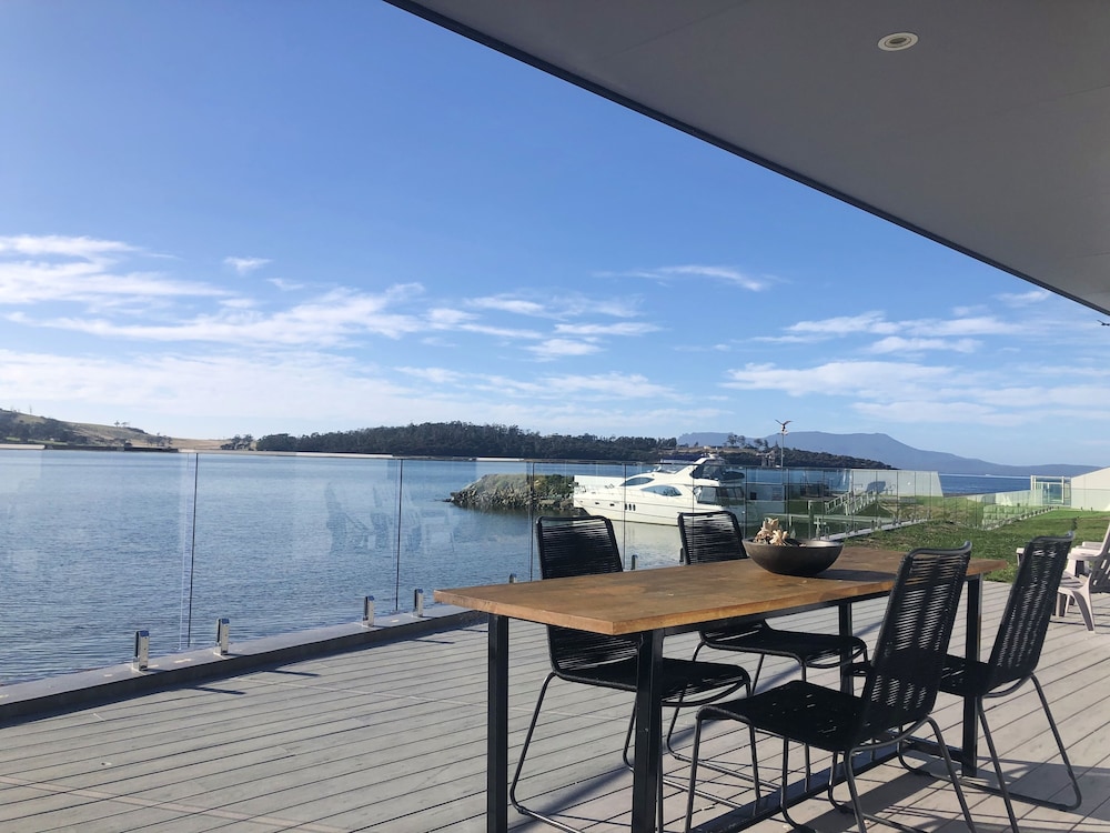 Eastcoaster Tasmania — Rosetta — photo 3