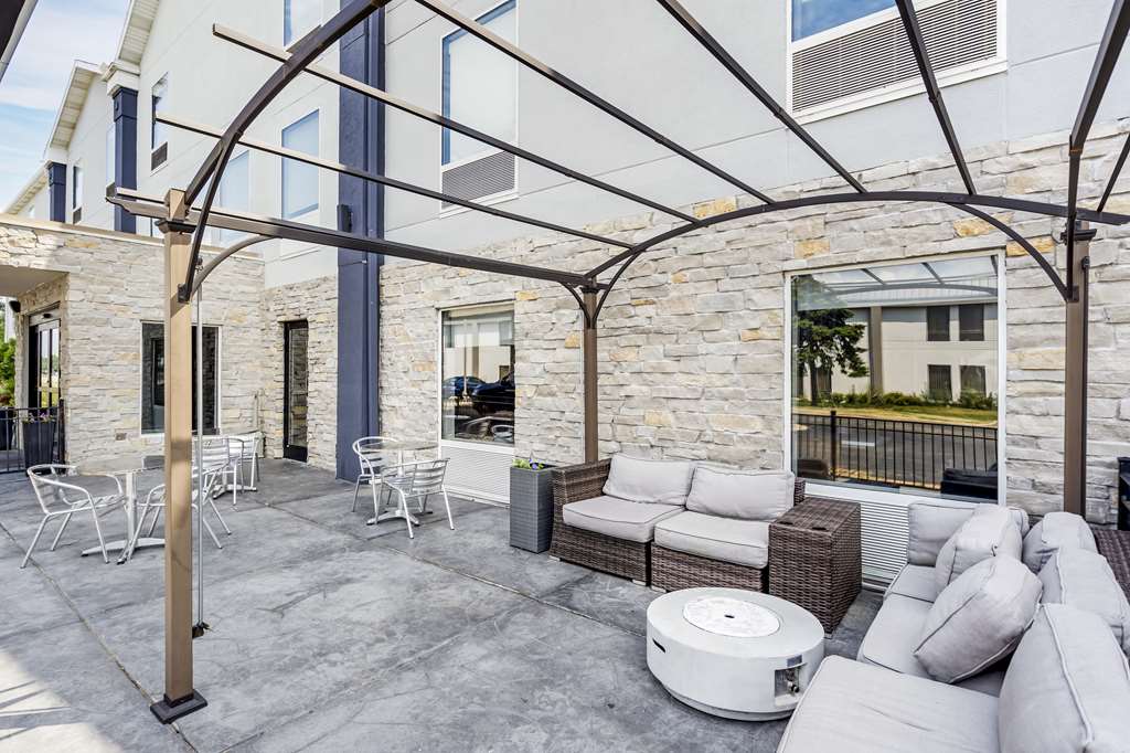Best Western Plus Bourbonnais Hotel & Suites - photo 9
