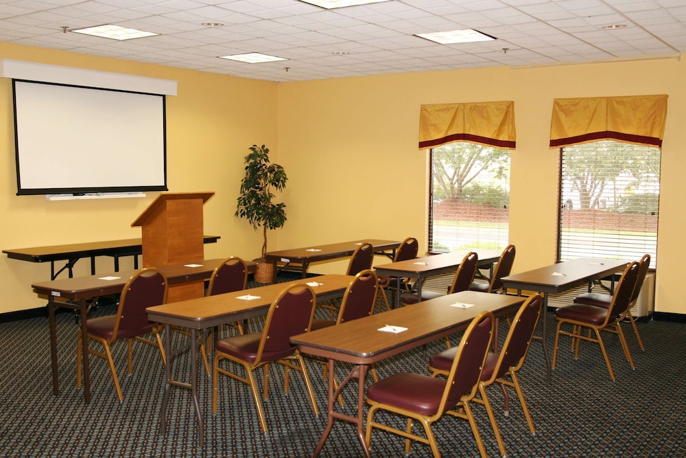 Hampton Inn Louisville North Clarksville - photo 44