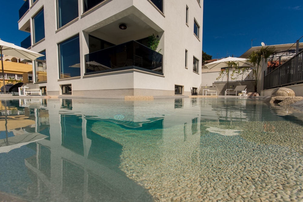 Luxury Apartments Royal M with Pool — 5-Star Luxury Hotel in Trogir, Croatia