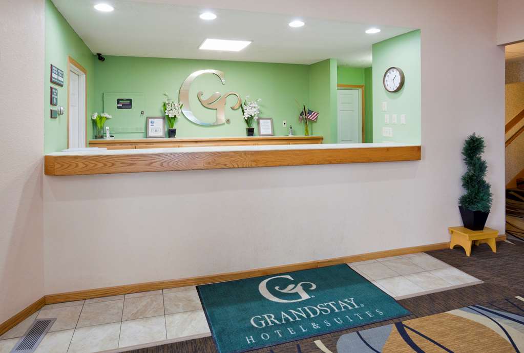 Grandstay Hotel and Suites - photo 3