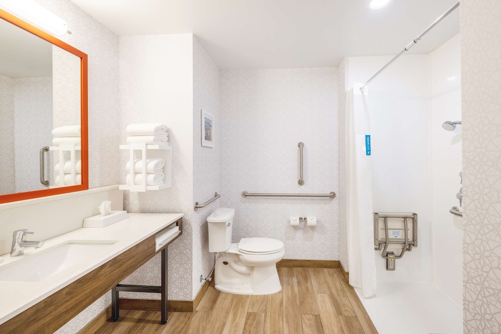 Hampton Inn & Suites Benton Harbor - photo 23