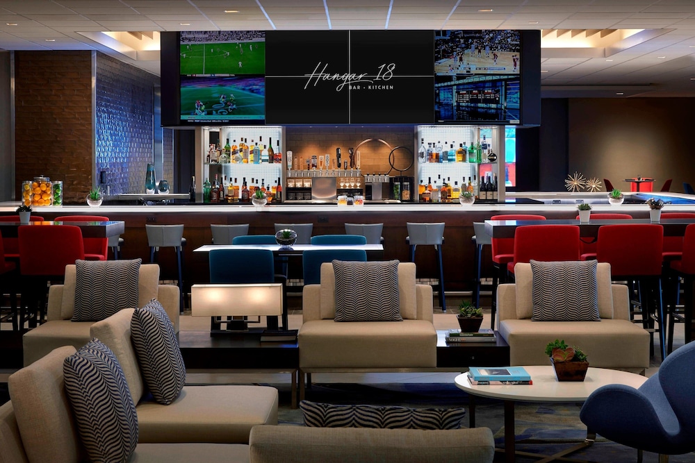 Los Angeles Airport Marriott - photo 45