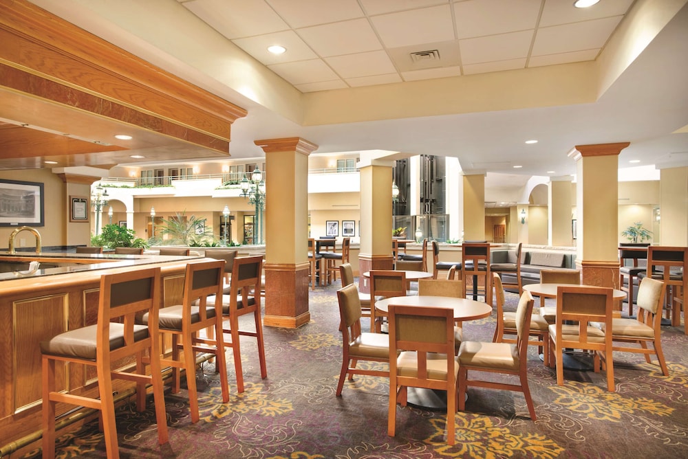 Embassy Suites by Hilton Greensboro Airport - photo 30
