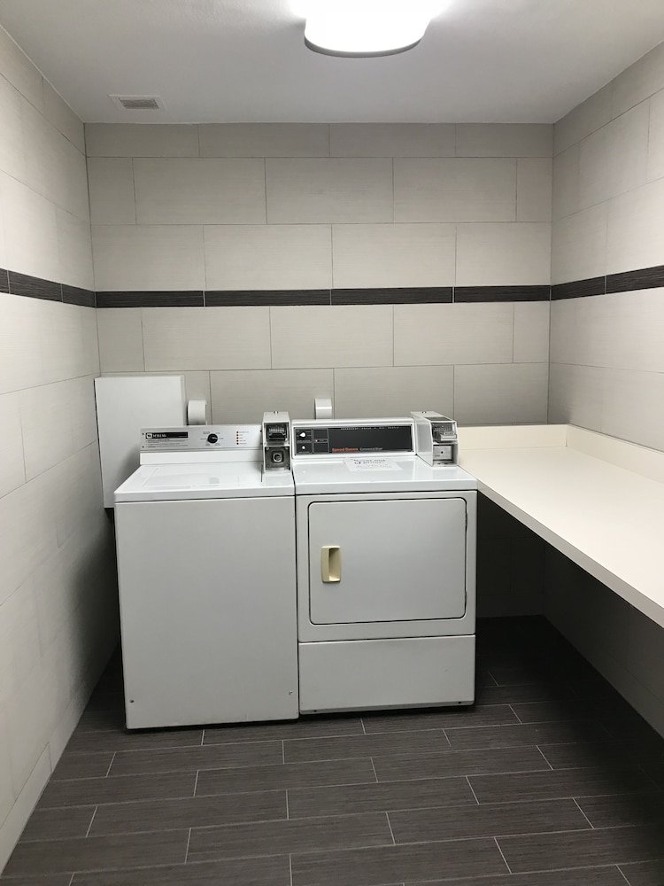 Hampton Inn Ridgefield Park - photo 47