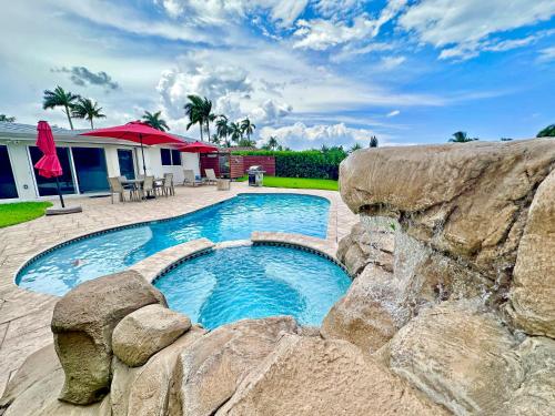 Waterfront Oasis - carbon neutral hotel in Pompano Beach