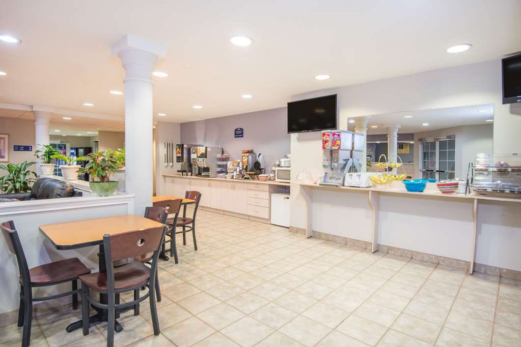 Microtel Inn & Suites by Wyndham Claremore - photo 15