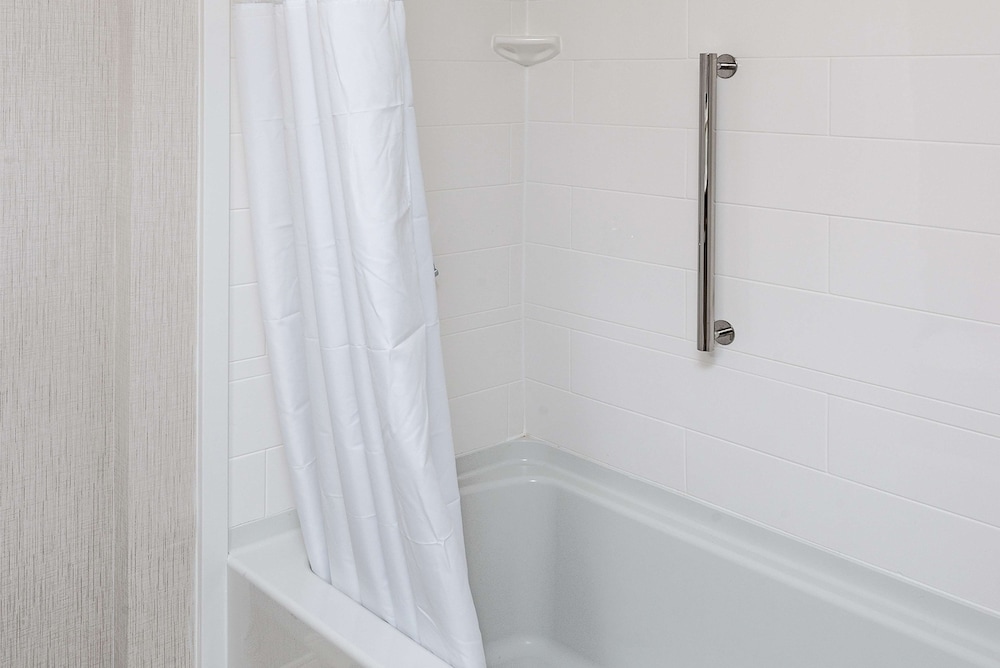 Hampton Inn Boston Westborough - photo 24