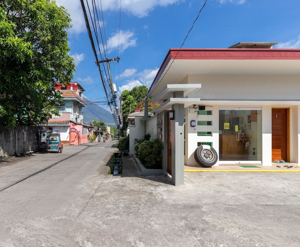 Alinchlo Hotel in Legaspi, Philippines