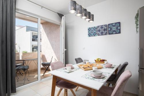 Stylish City Stay with Balcony & Free Parking — 4-Star Luxury Hotel in Pula, Croatia