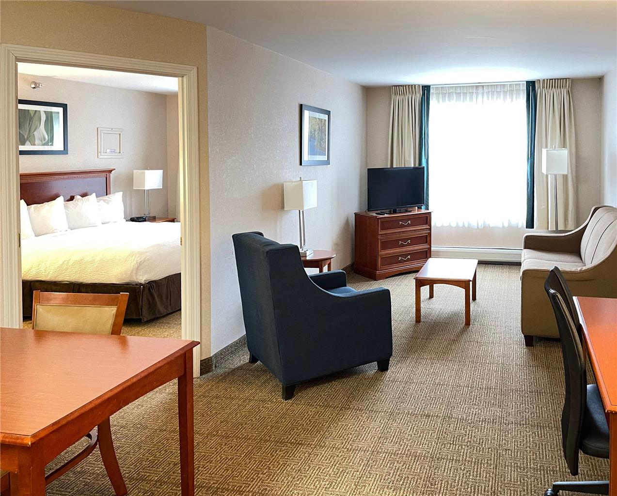 Smart Suites an Ascend Collection Hotel - photo 22