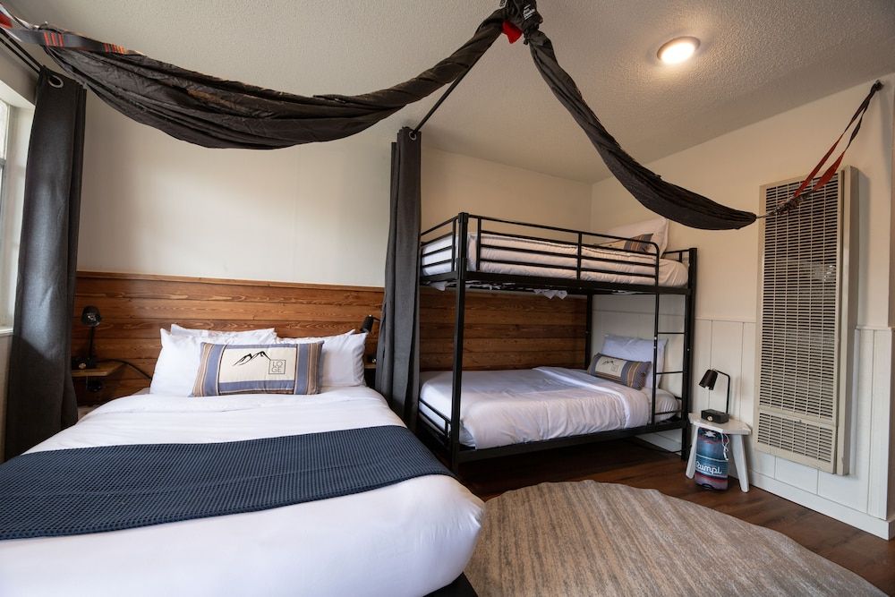 Wayside Inn - photo 9