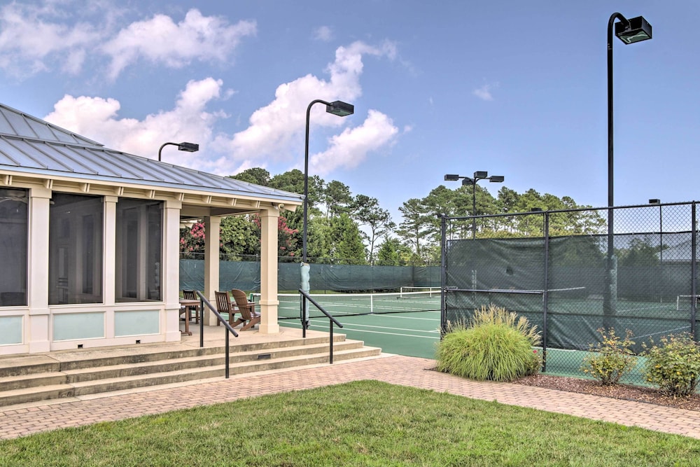 Resort Amenities & Screened Porch: Ocean View Home - photo 32