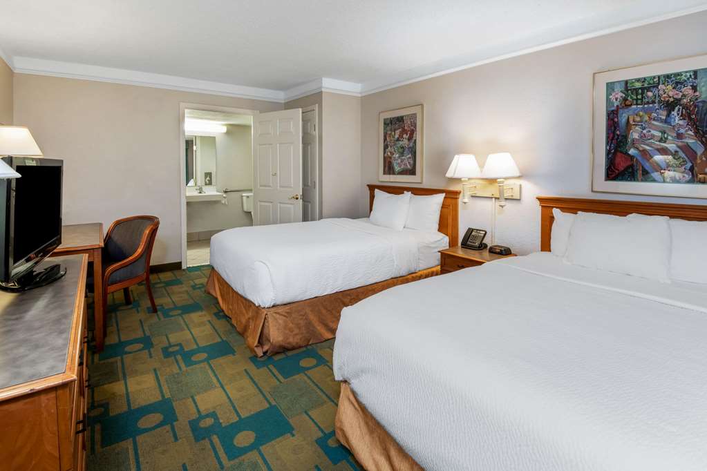 La Quinta Inn By Wyndham IH 10 West San Antonio TX - photo 10