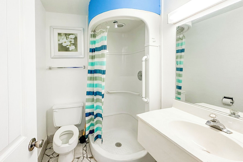 Luxury Inn by OYO Albany - photo 33