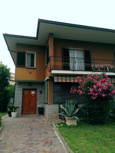 Casa Vacanze Mari Paratico — 4-Star Luxury Hotel in Paratico, Italy