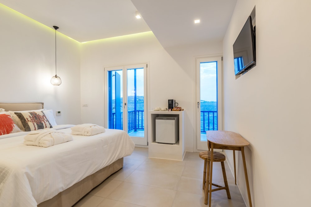Bluetopia Suites — Mykonos — photo 3