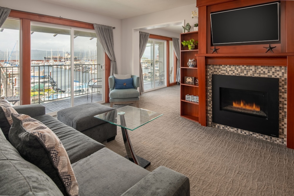 Astoria Riverwalk Inn - photo 23