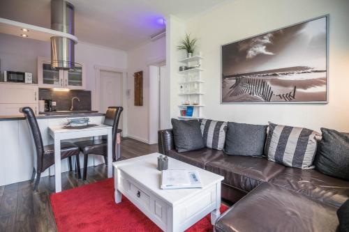 Haus Wellen und Meer Apartment 2 — 4-Star Luxury Hotel in Busum, Germany
