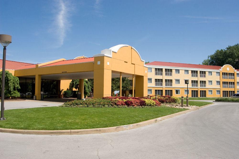 Cedar Point's Sandcastle Suites - photo 10