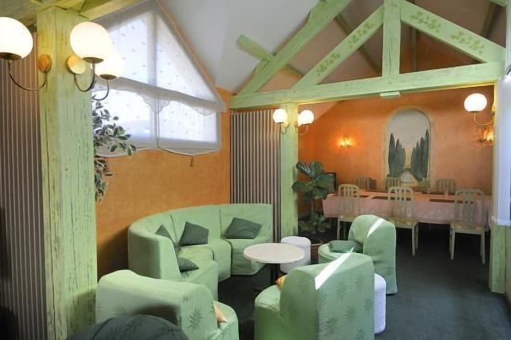 Hôtel Restaurant de la Tour — Arnac-Pompadour — photo 3