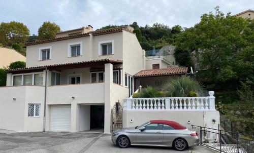 Luxurious Quiet And Peaceful 3 Floor Villa 5km From Monaco — 4-Star Luxury Hotel in La Turbie, France
