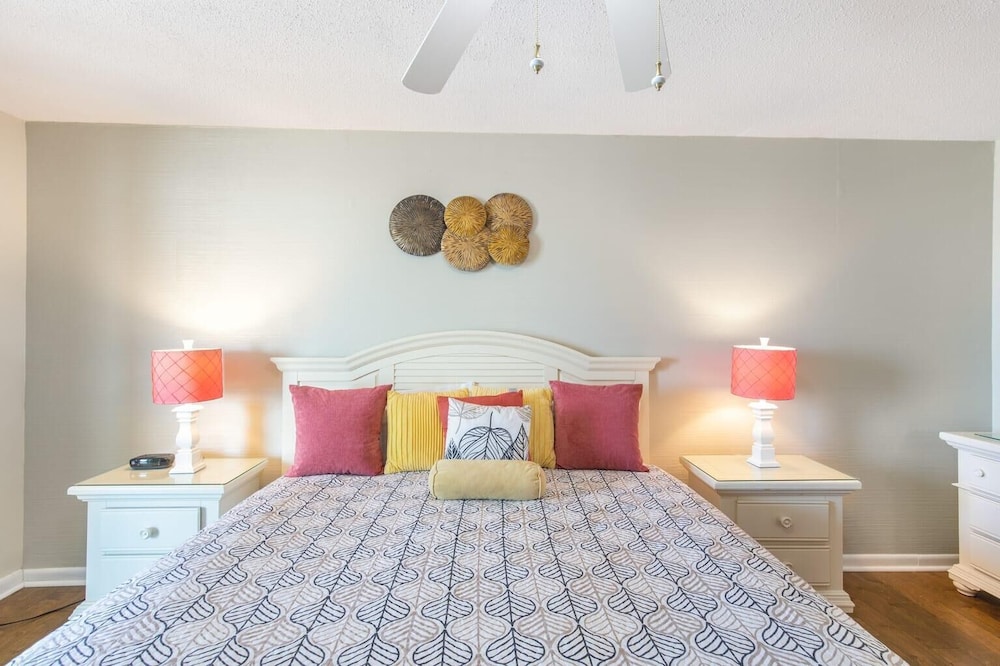 Romar Tower 5A by Vacation Homes Collection - photo 6