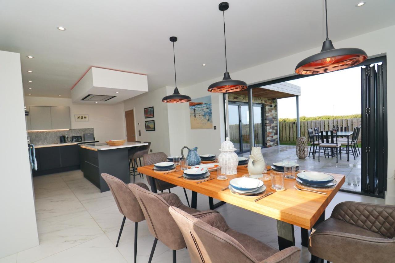 Stunning home sea views walk to beach — 4-Star Luxury Hotel in Wadebridge, United Kingdom