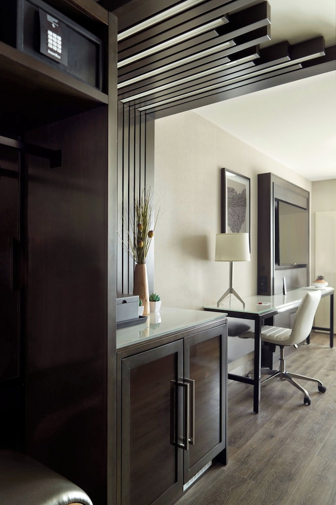 Marriott Columbus University Area - photo 15