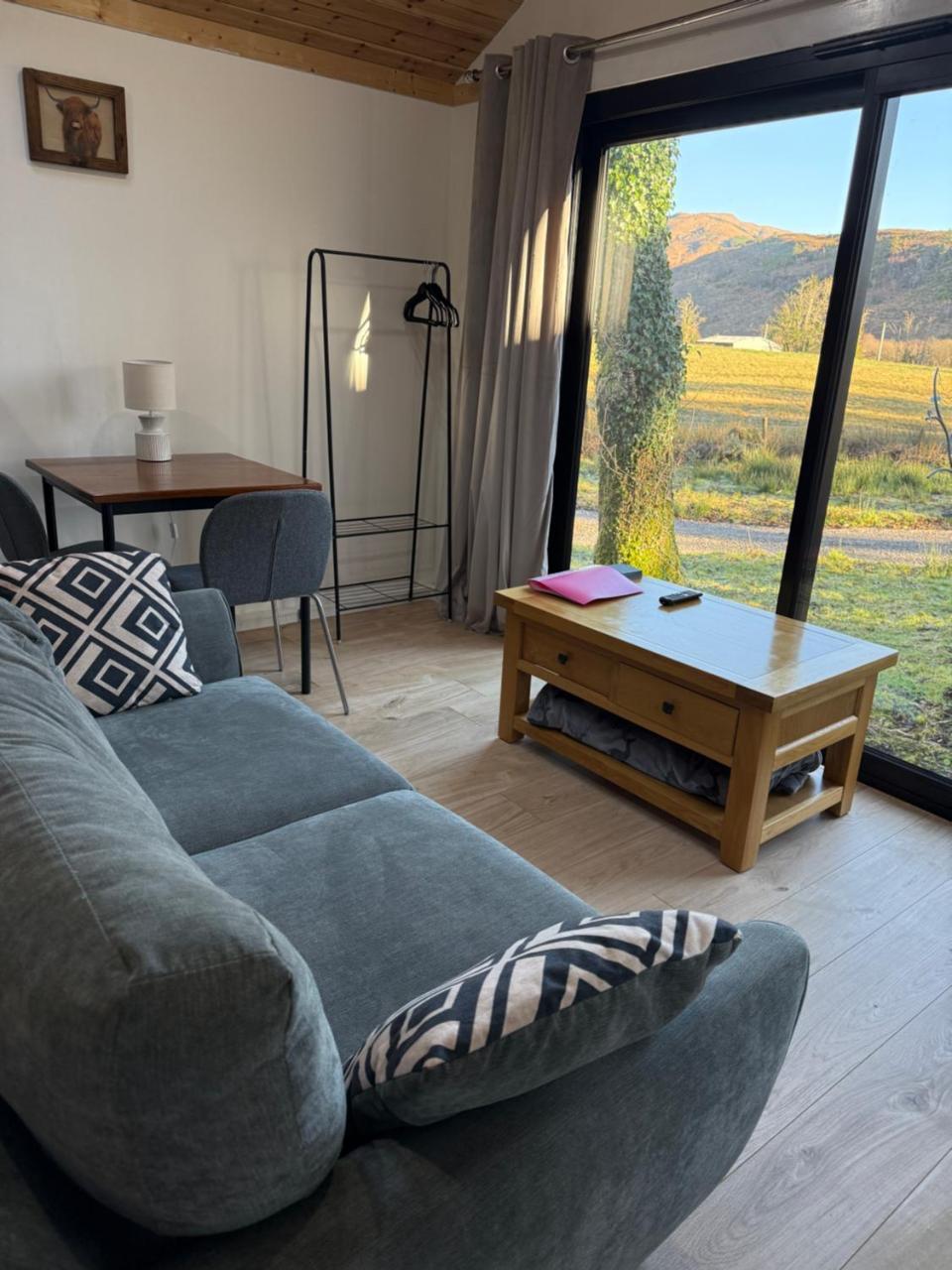 Studio with a View - carbon neutral hotel in Fort William