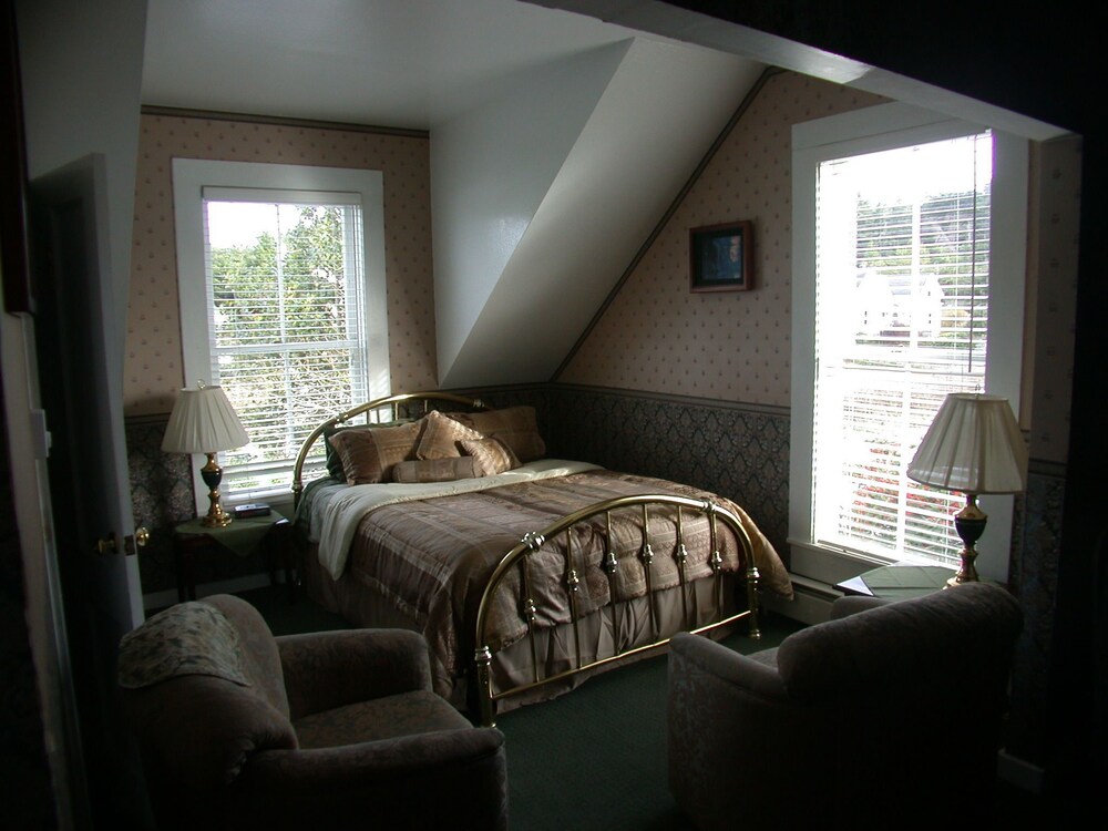 Nicholson House at Beaujolais - photo 24