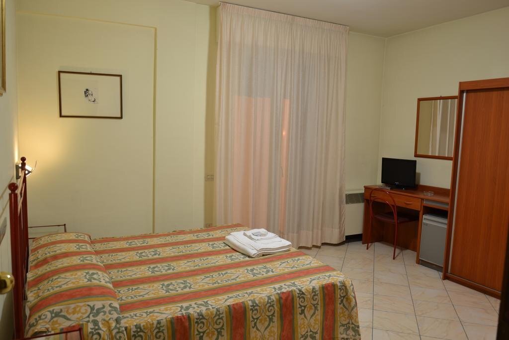 Hotel House — hotel in Castenaso