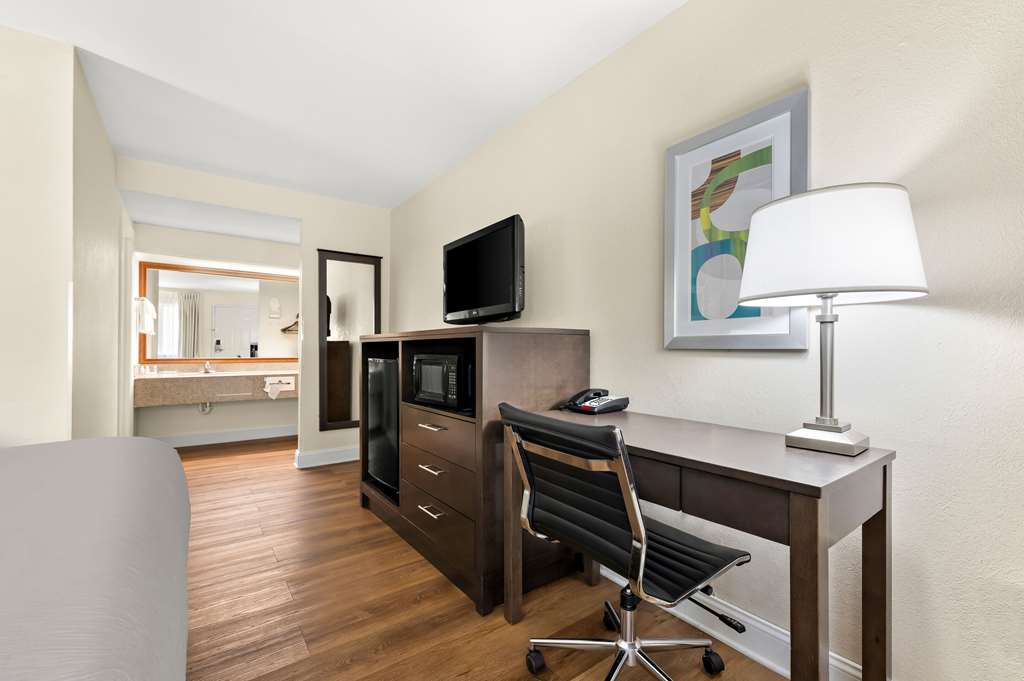 Quality Inn Pelham I 65 exit 246 - photo 24