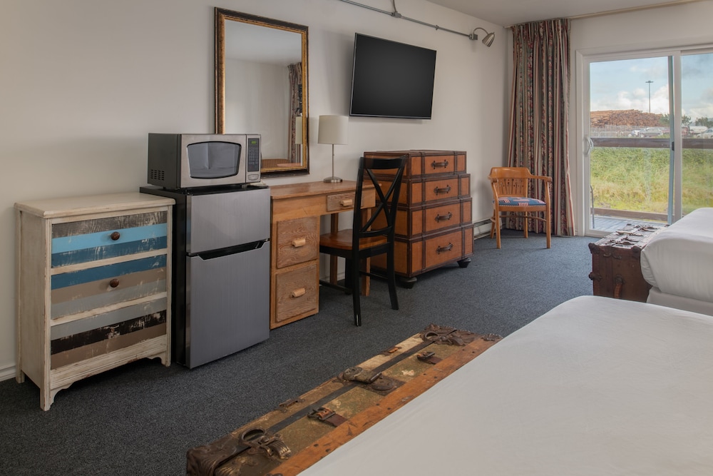 Astoria Riverwalk Inn - photo 21
